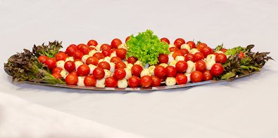 Misa cherry paradajky s mozarellou a balzamikovým pestom
